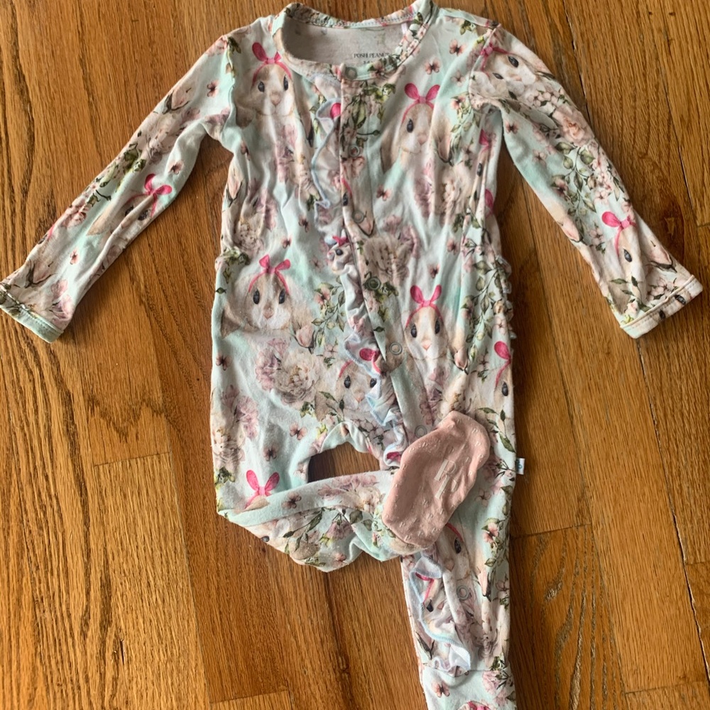 Discontinued Posh Peanut “Babs” footie